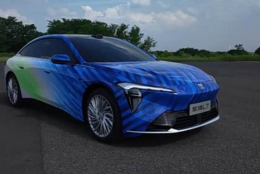 至境L7纯电版官方谍照发布 搭配800V架构/6C快充/超700km续航