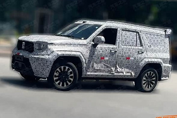 长轴距旗舰就位!有望搭载4.0T V8插混动力系统 坦克700L谍照曝光