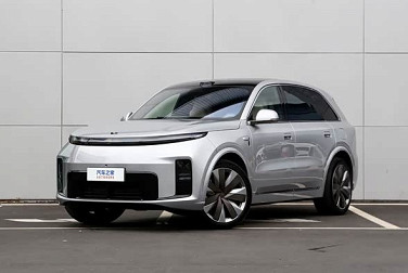 全新理想L8开启交付 首销限时权益价35.98万起 搭载800V主动悬架